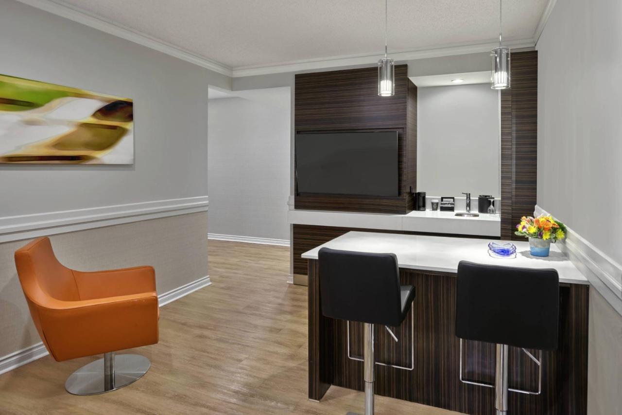 Delta Hotels By Marriott Edmonton Centre Suites Eksteriør bilde