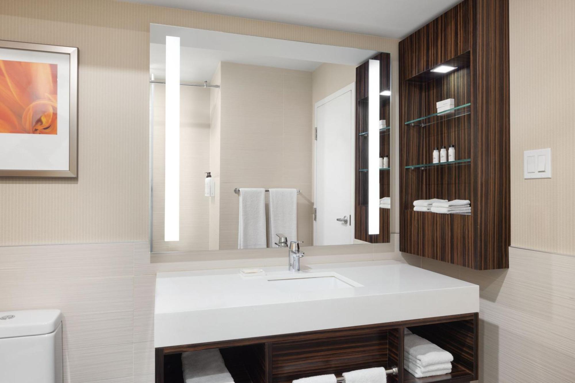 Delta Hotels By Marriott Edmonton Centre Suites Eksteriør bilde